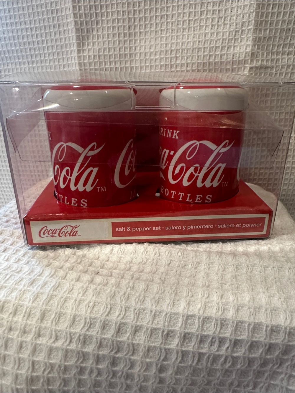 Coca-Cola Red & White Can-Style Salt and Pepper Set